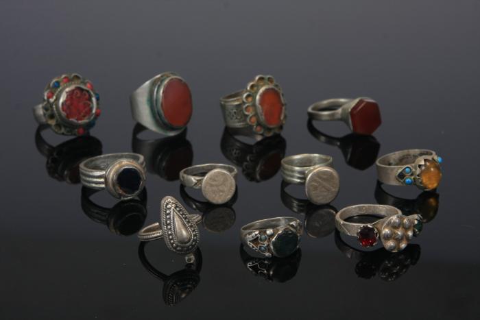 0345 Finger-rings. Bukhara , nineteenth century